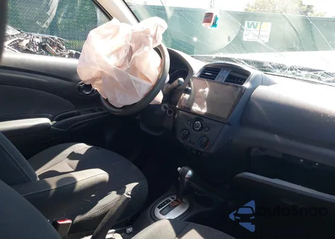 2015 Nissan Versa 1.6 Sv z USA, uszkodzony, nr VIN 3N1CN7AP2FL949549